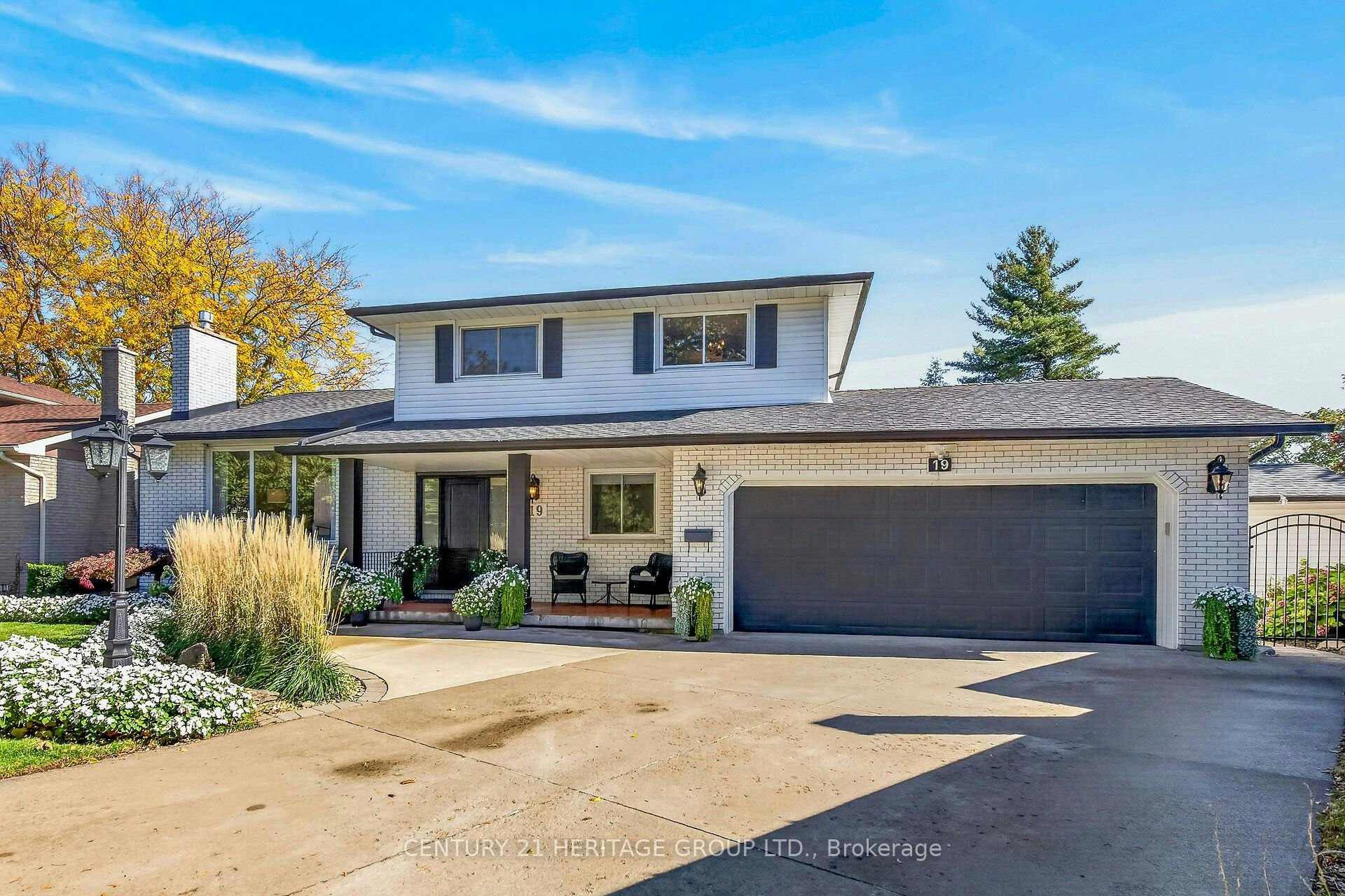19 Meadowbrook Crescent, St. Catharines, ON, L2M 7G8
