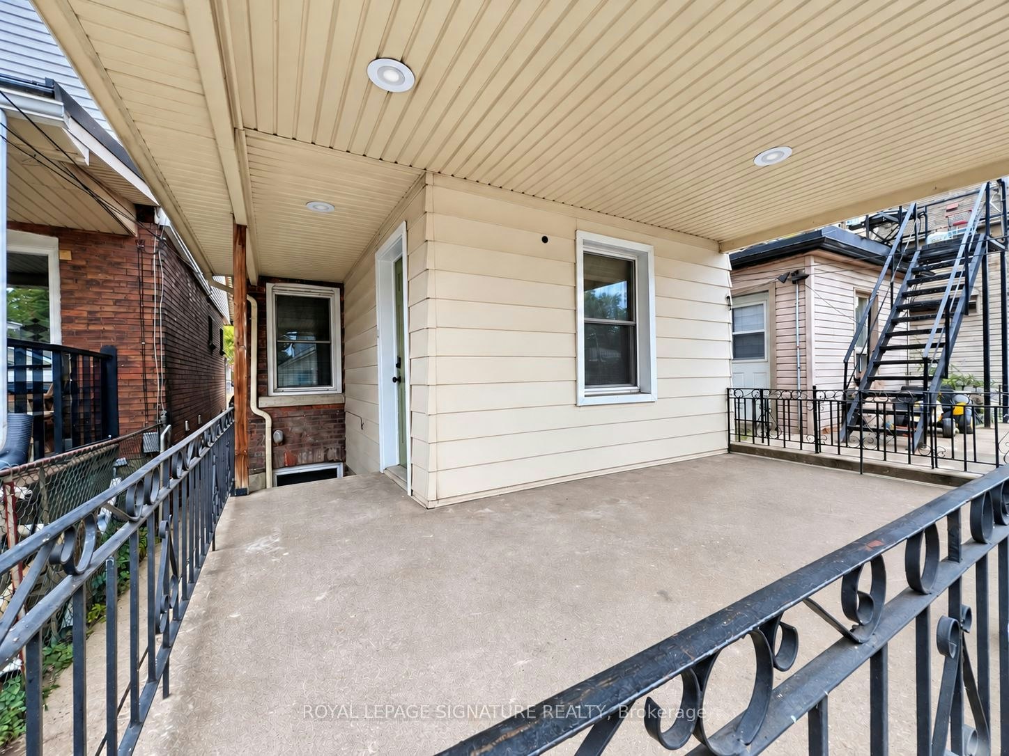 2-174 Gage Avenue, Hamilton, ON, L8L 7A4 - 2
