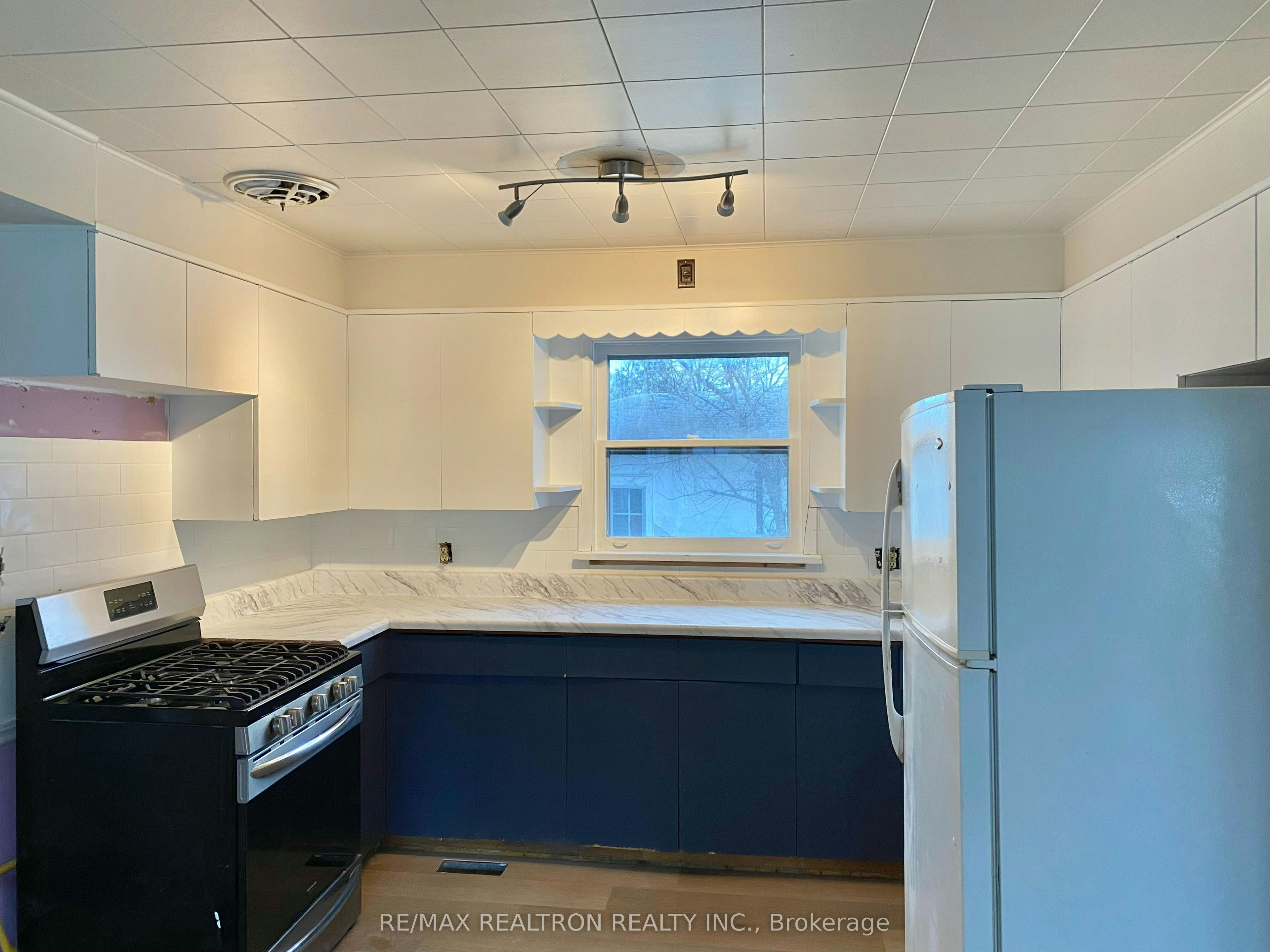 Front-192 Lincoln Road W, Fort Erie, ON, L0S 1B0 - 2