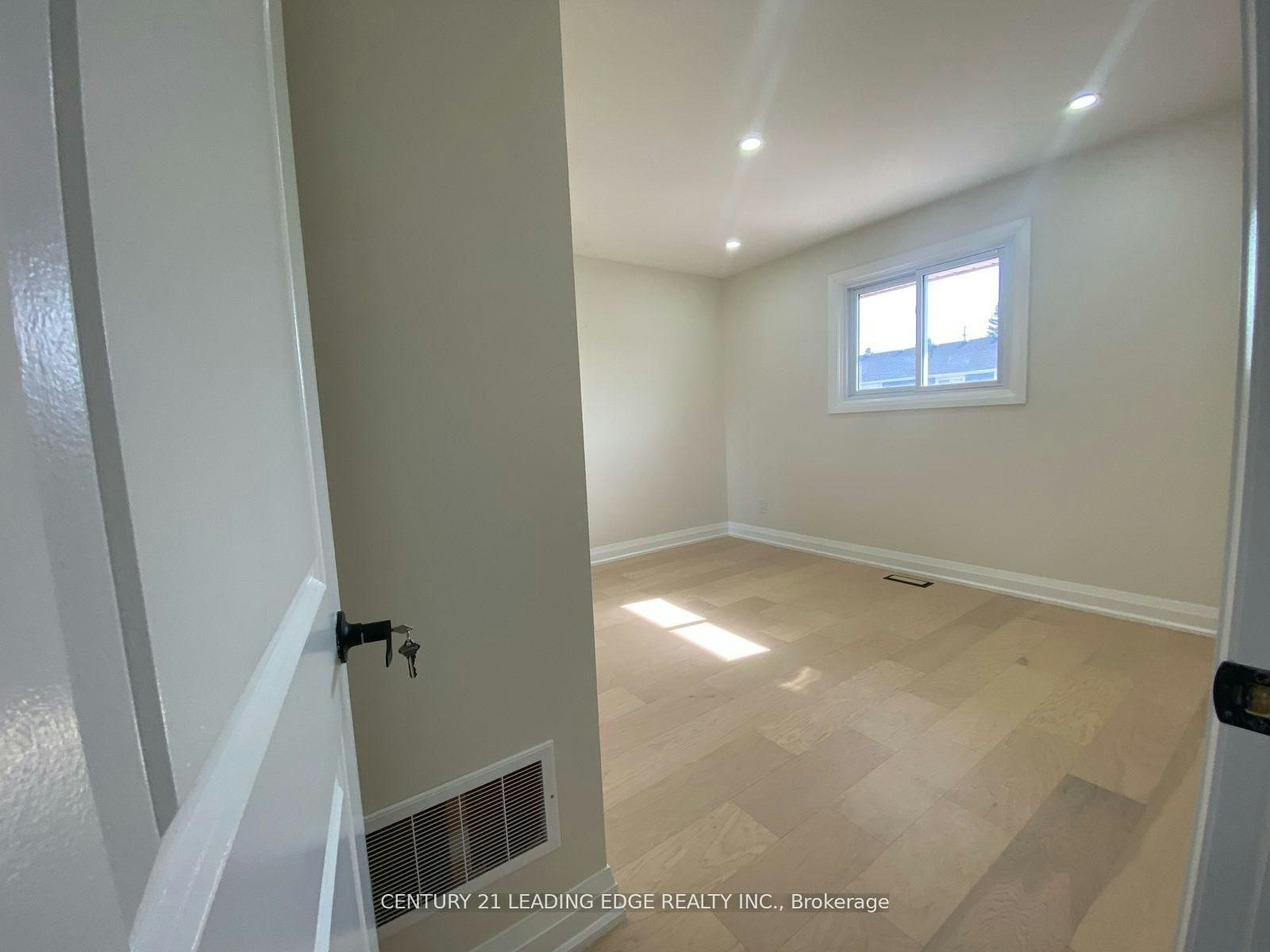 Upper-66 Beech Avenue, Cambridge, ON, N3C 1X5 - 11