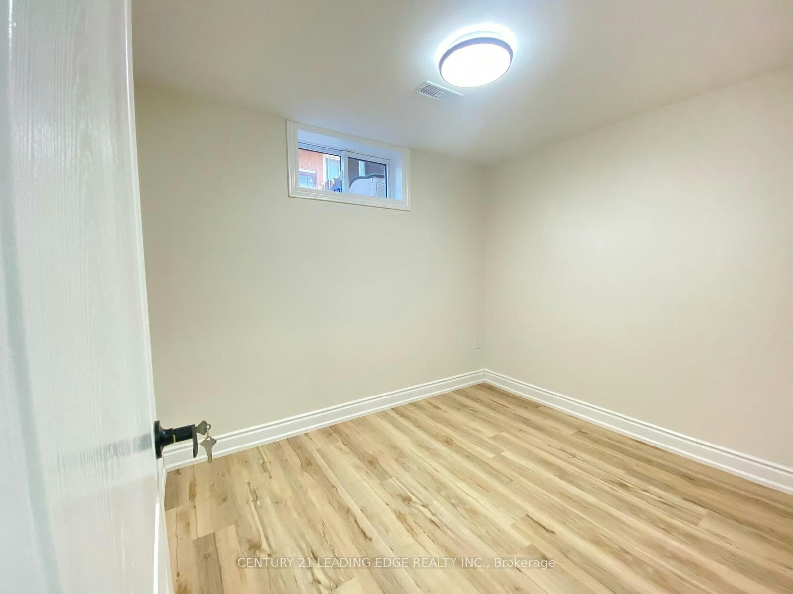 Lower-66 Beech Avenue, Cambridge, ON, N3C 1X5 - 9
