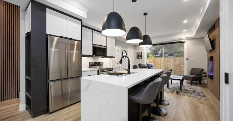 109 St Clair Street, Point Edward, ON, N7V 1N6 - 8