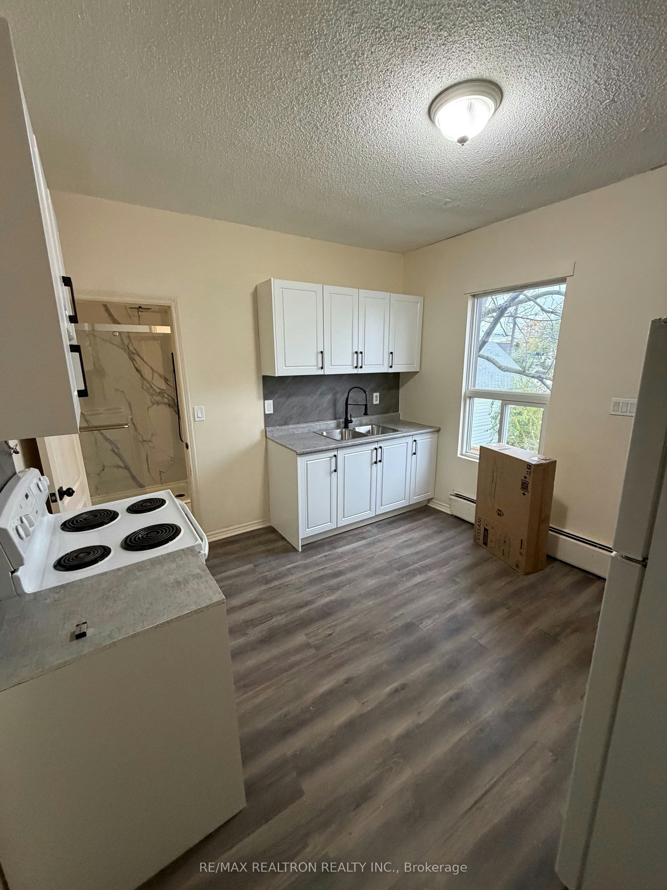 1-772 Langlois Avenue, Windsor, ON, N9A 2G8 - 6