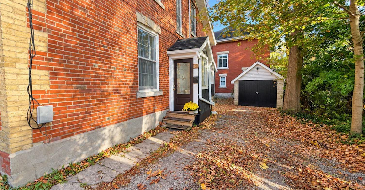 B-36 London Road W, Guelph, ON, N1H 2B5 - 2