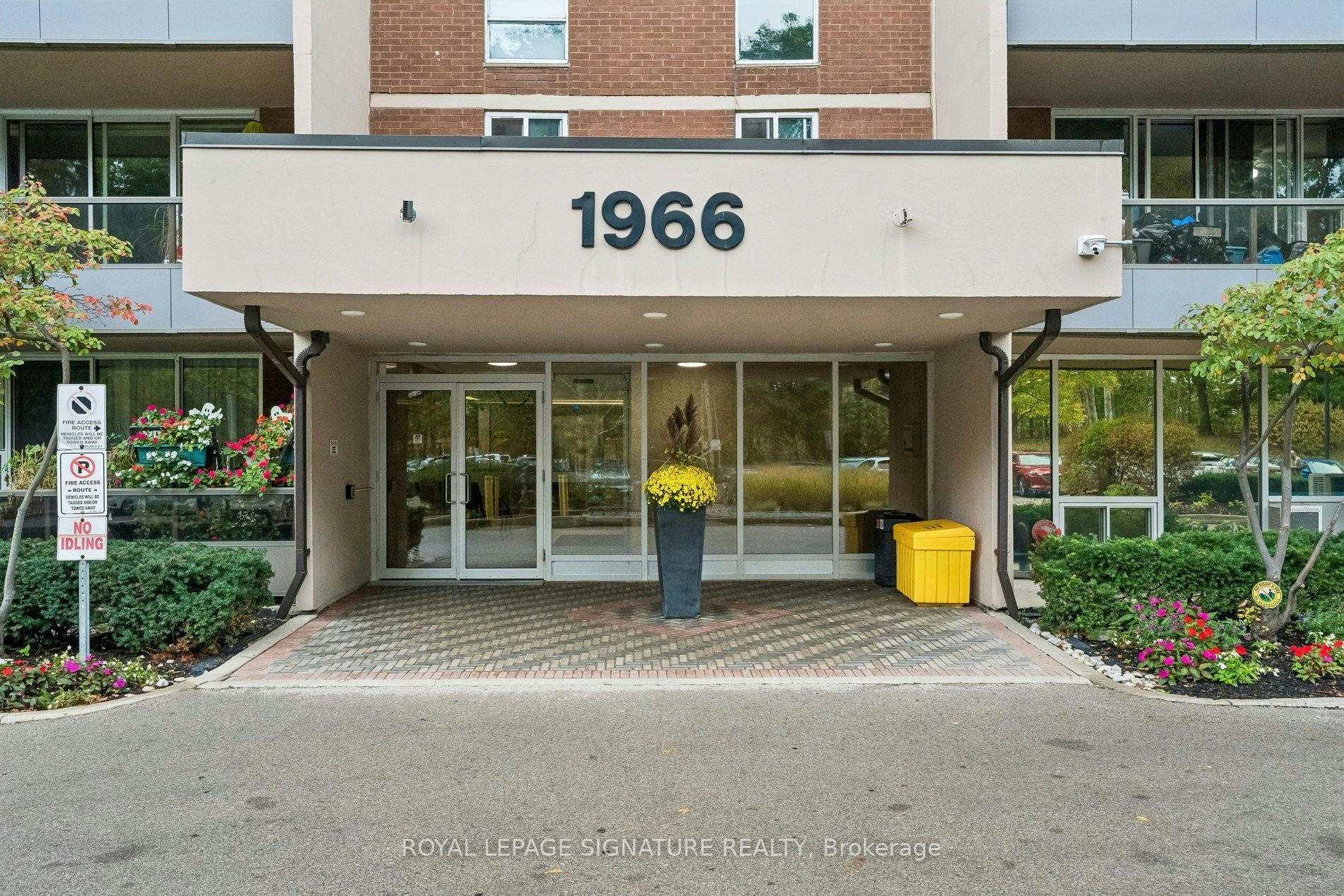 809-1966 Main Street W, Hamilton, ON, L8S 1J6