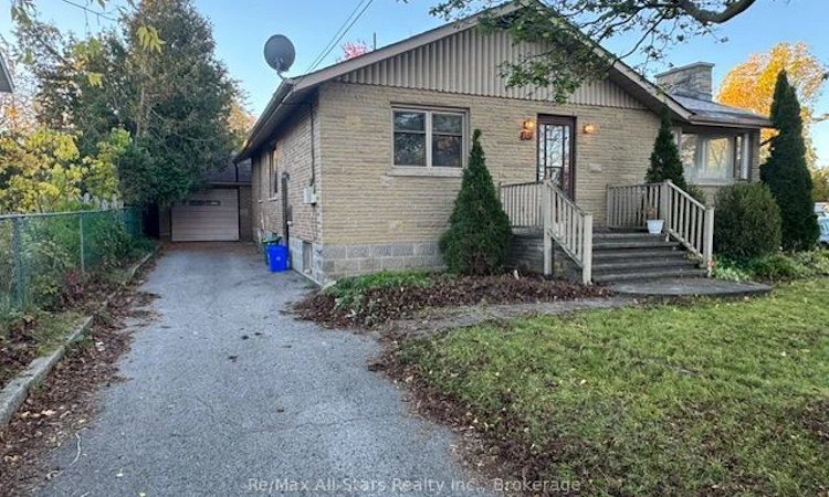 101 Colborne Street W