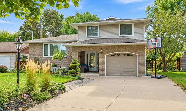 55 Shoreline Drive