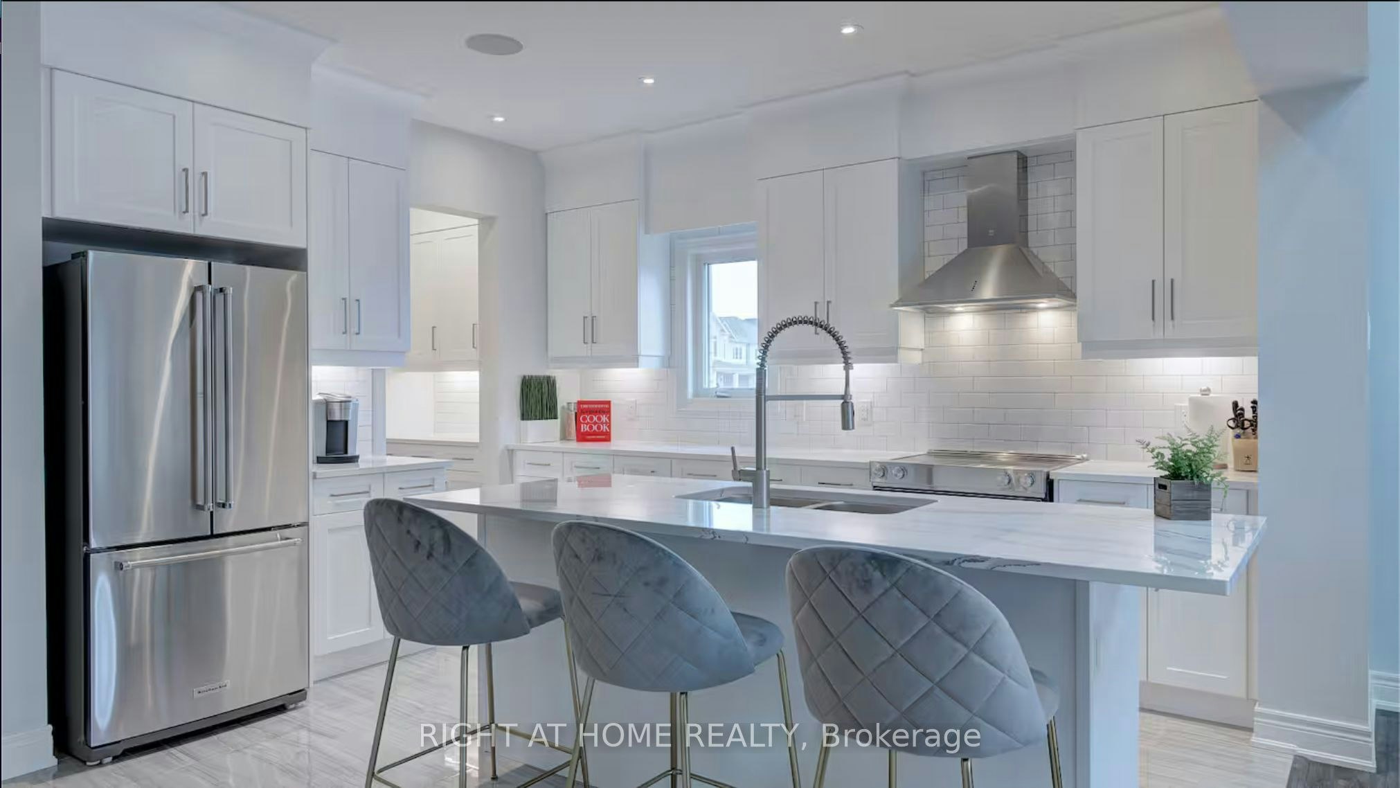 9485 Tallgrass Ave Avenue, Niagara Falls, ON, L2G 0Y2