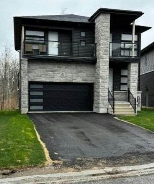 135 Rosie Street, Blue Mountains, ON, N0H 1J0