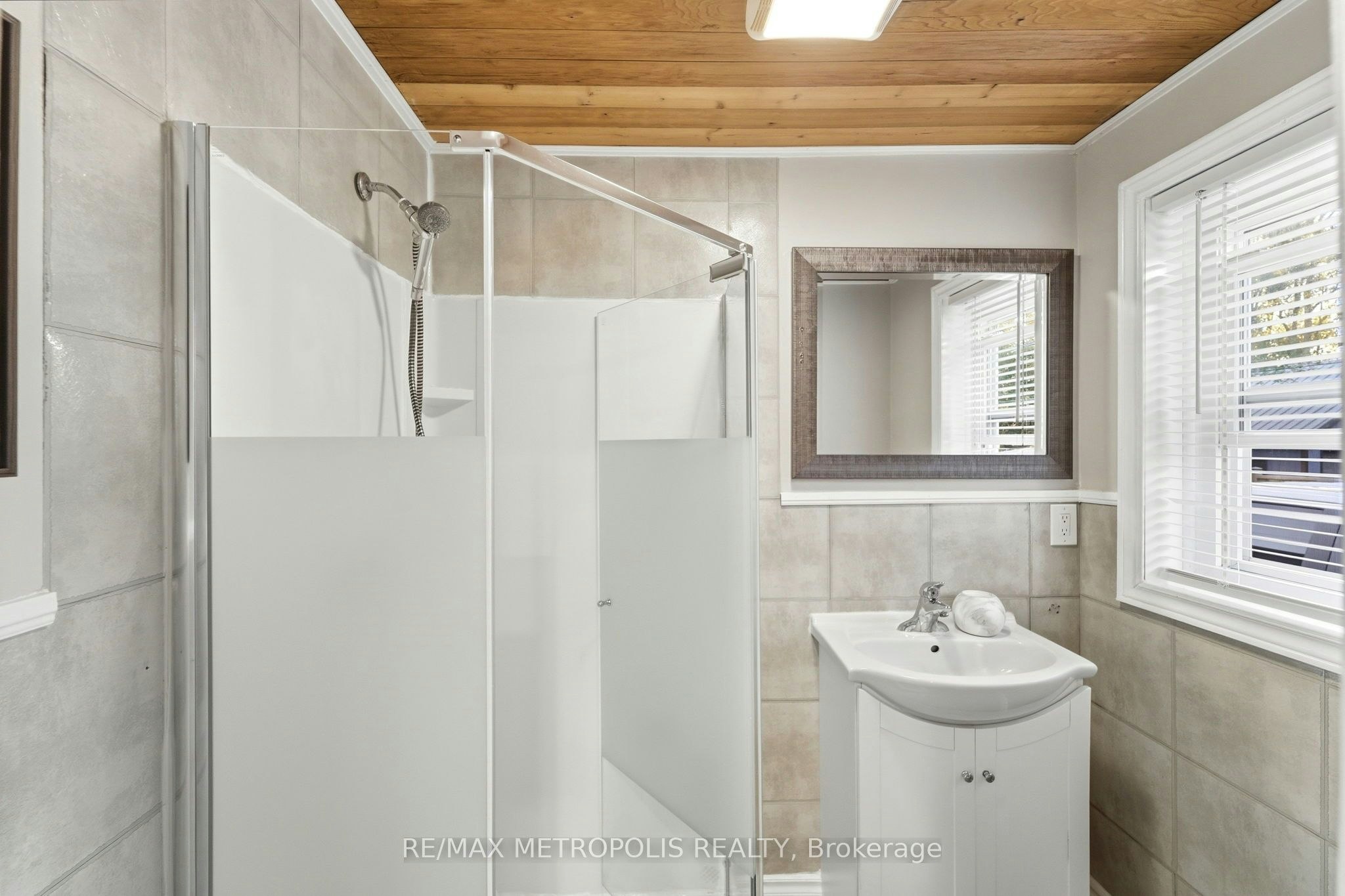 Main Fl-56 Charing Cross Street, Brantford, ON, N3R 2H3 - 15