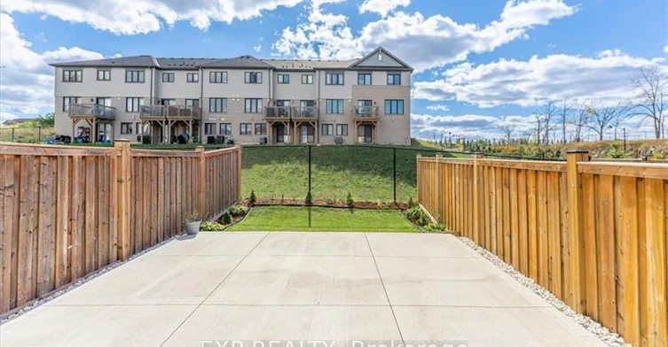 94 Crafter Crescent, Hamilton, ON, L8J 2V5 - 16