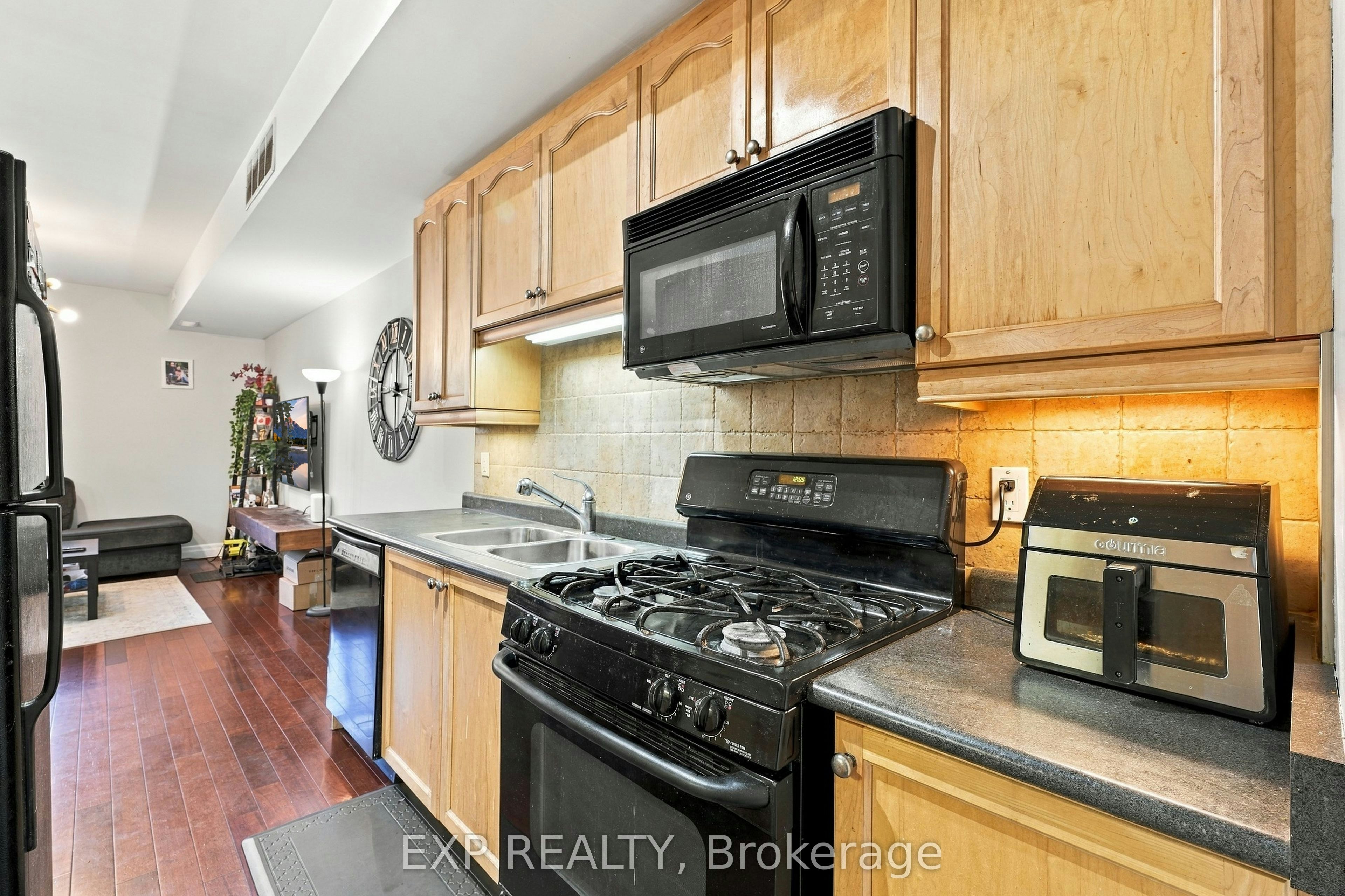 106-555 King Street E, Kitchener, ON, N2G 2L9 - 7