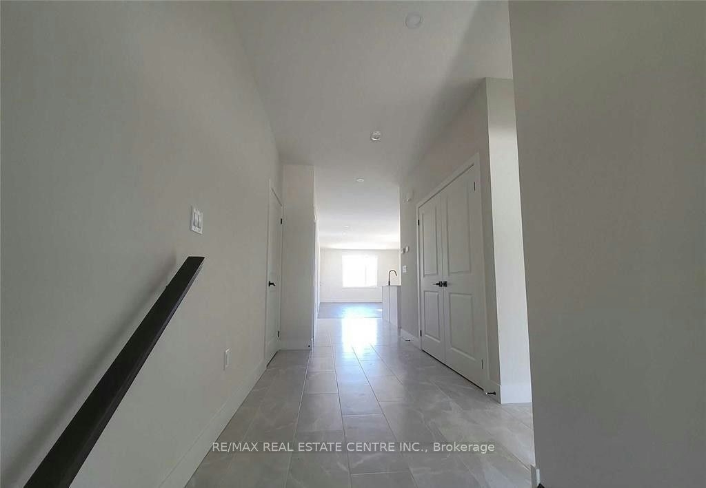 102 Julie Crescent, London, ON, N5Z 0B2 - 2