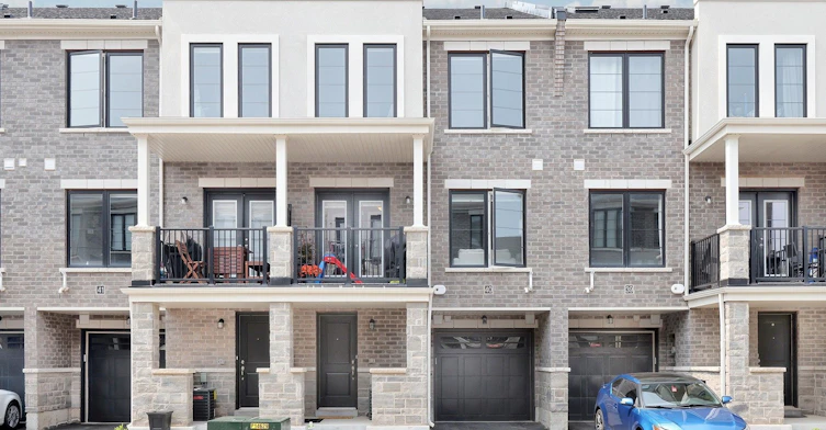 40-383 Dundas Street E, Hamilton, ON, L0R 2H3