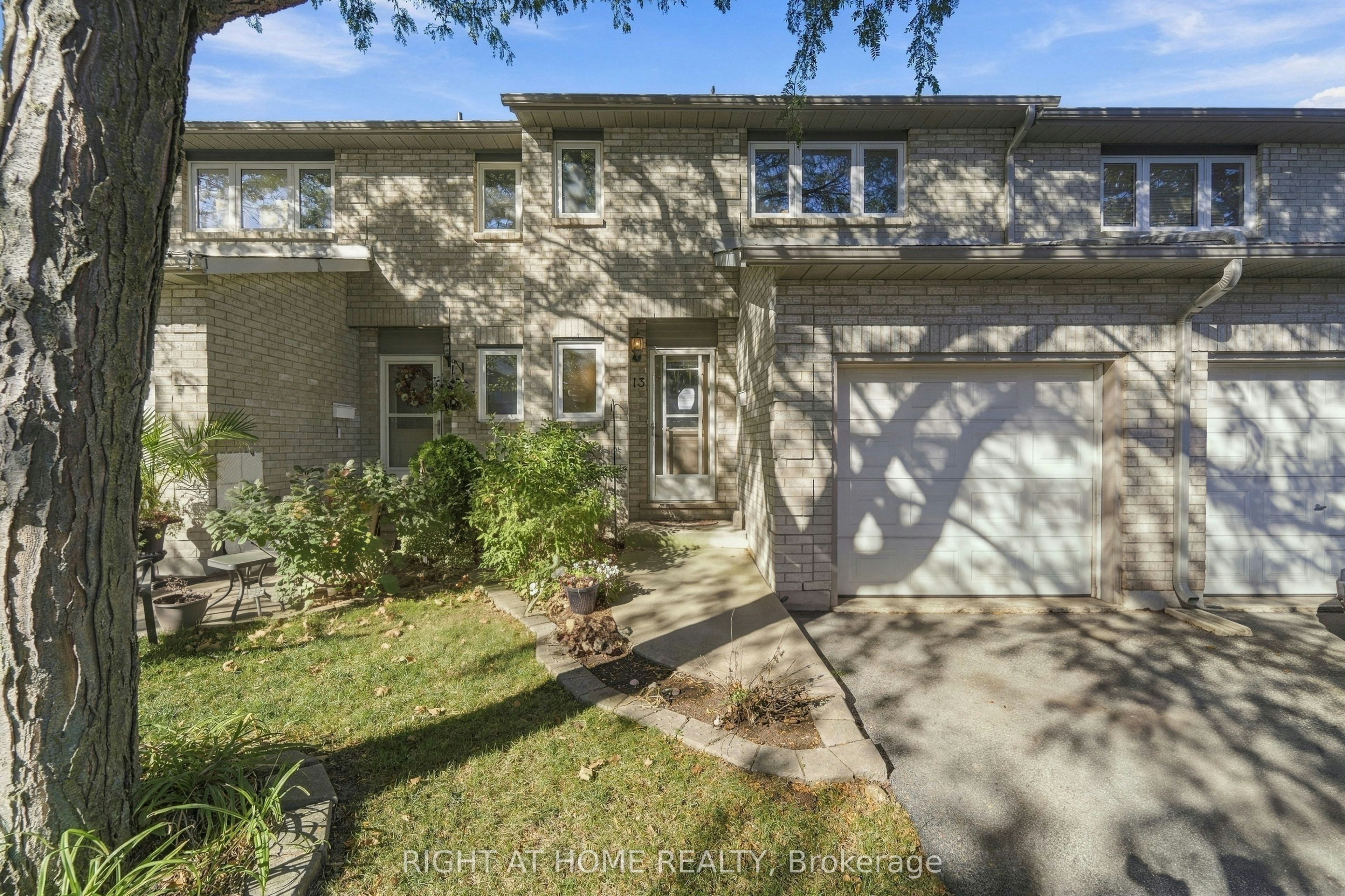 13-591 Eighth N/A E, Hamilton, ON, L8J 2X4