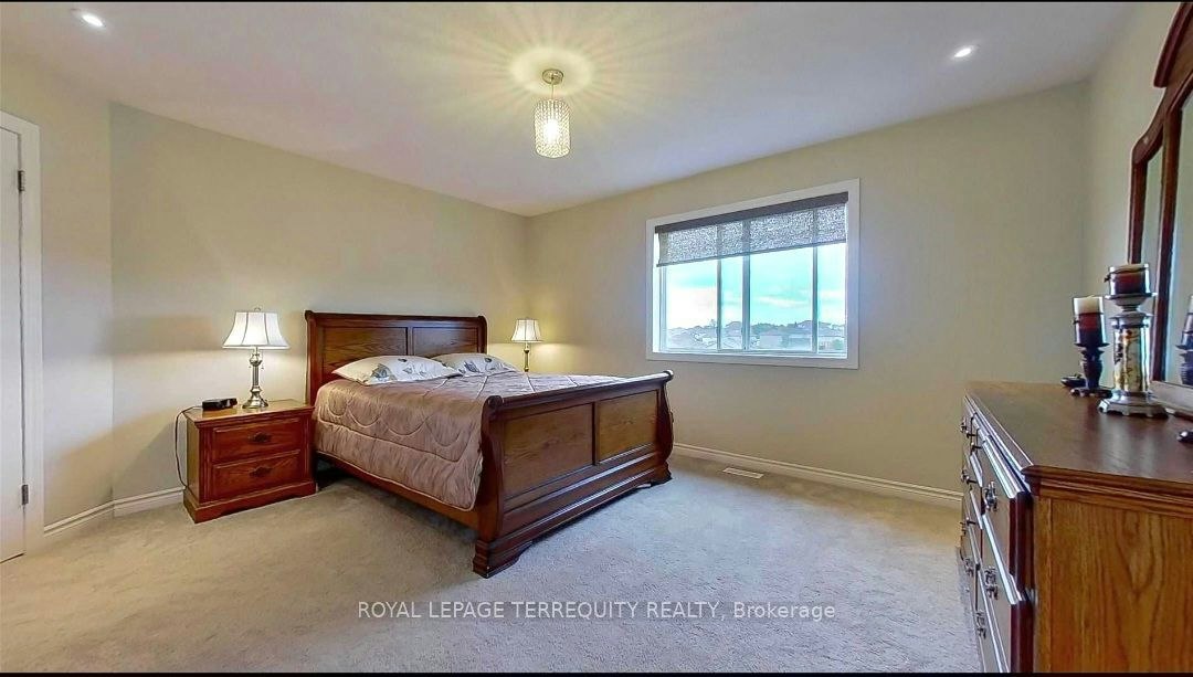 405 Westcroft Drive, Waterloo, ON, N2T 2Z8 - 11