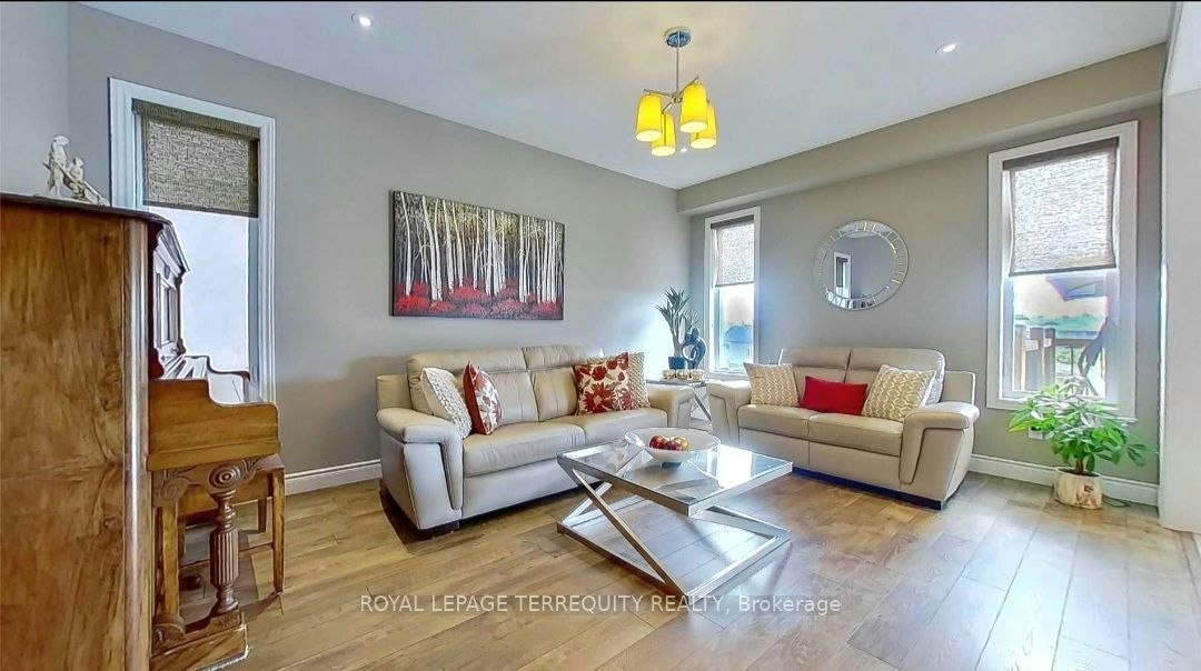 405 Westcroft Drive, Waterloo, ON, N2T 2Z8 - 4