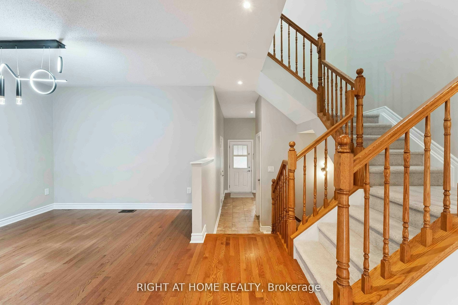 195 Mancini Way, Ottawa, ON, K2J 5X4 - 2