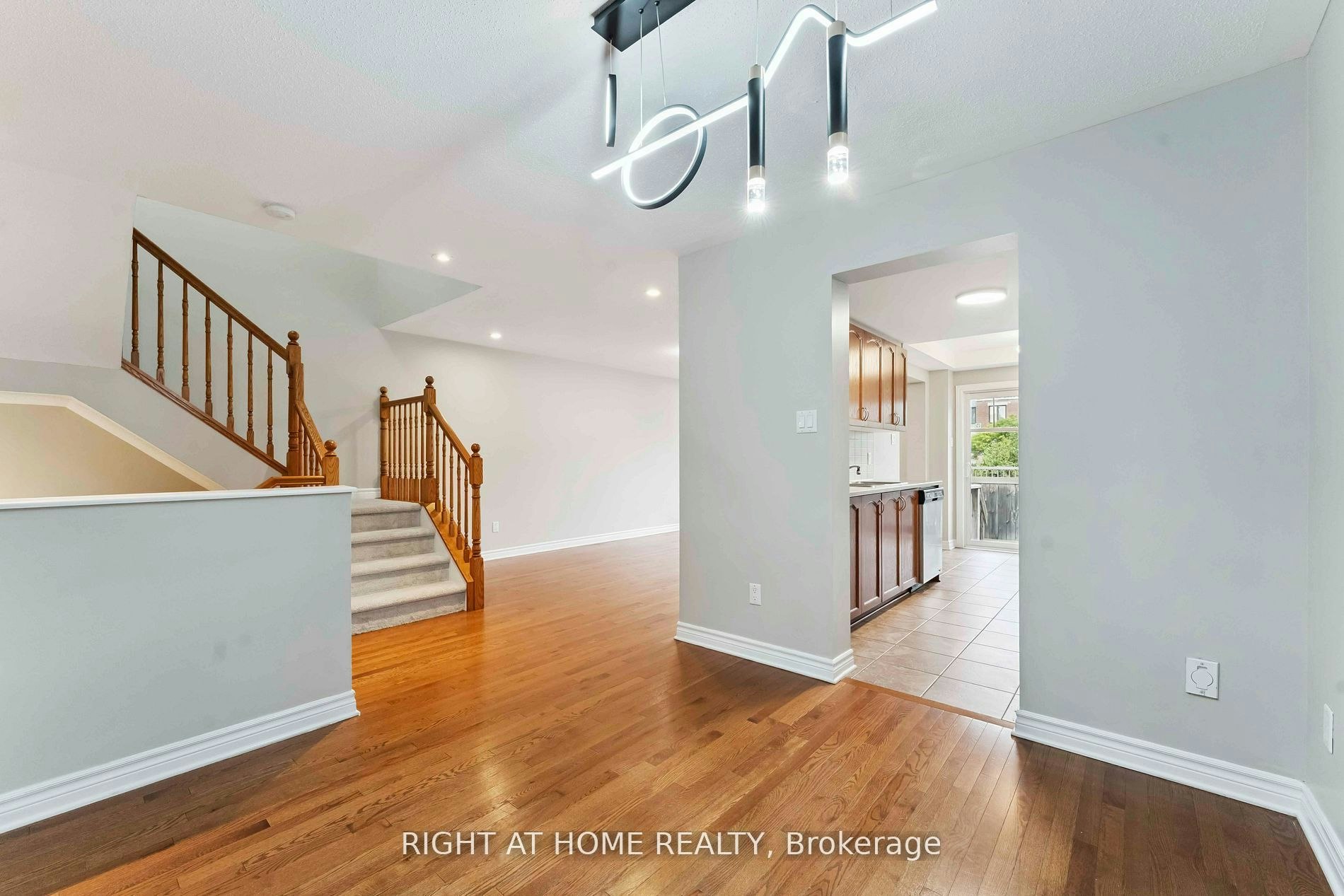 195 Mancini Way, Ottawa, ON, K2J 5X4 - 8