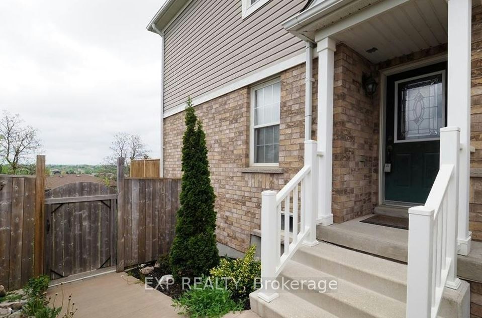 67 Bloomington Drive, Cambridge, ON, N1P 1J5 - 3
