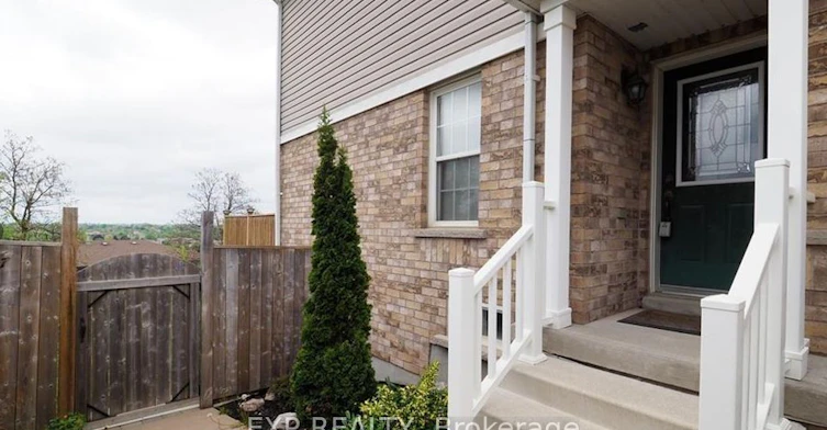 67 Bloomington Drive, Cambridge, ON, N1P 1J5 - 3