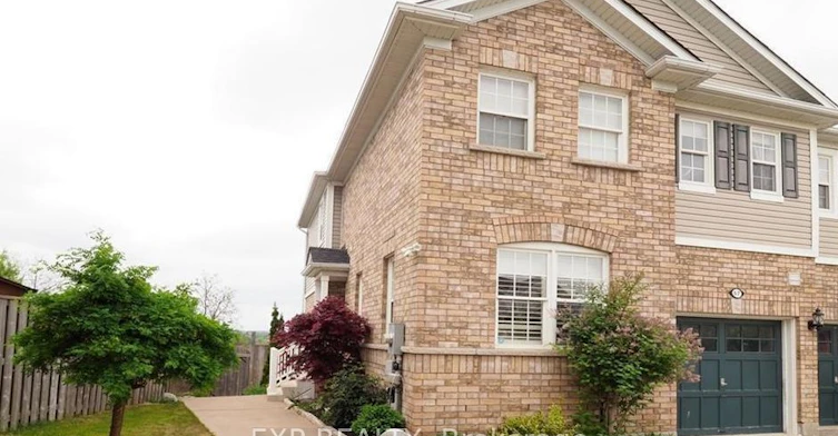 67 Bloomington Drive, Cambridge, ON, N1P 1J5 - 2