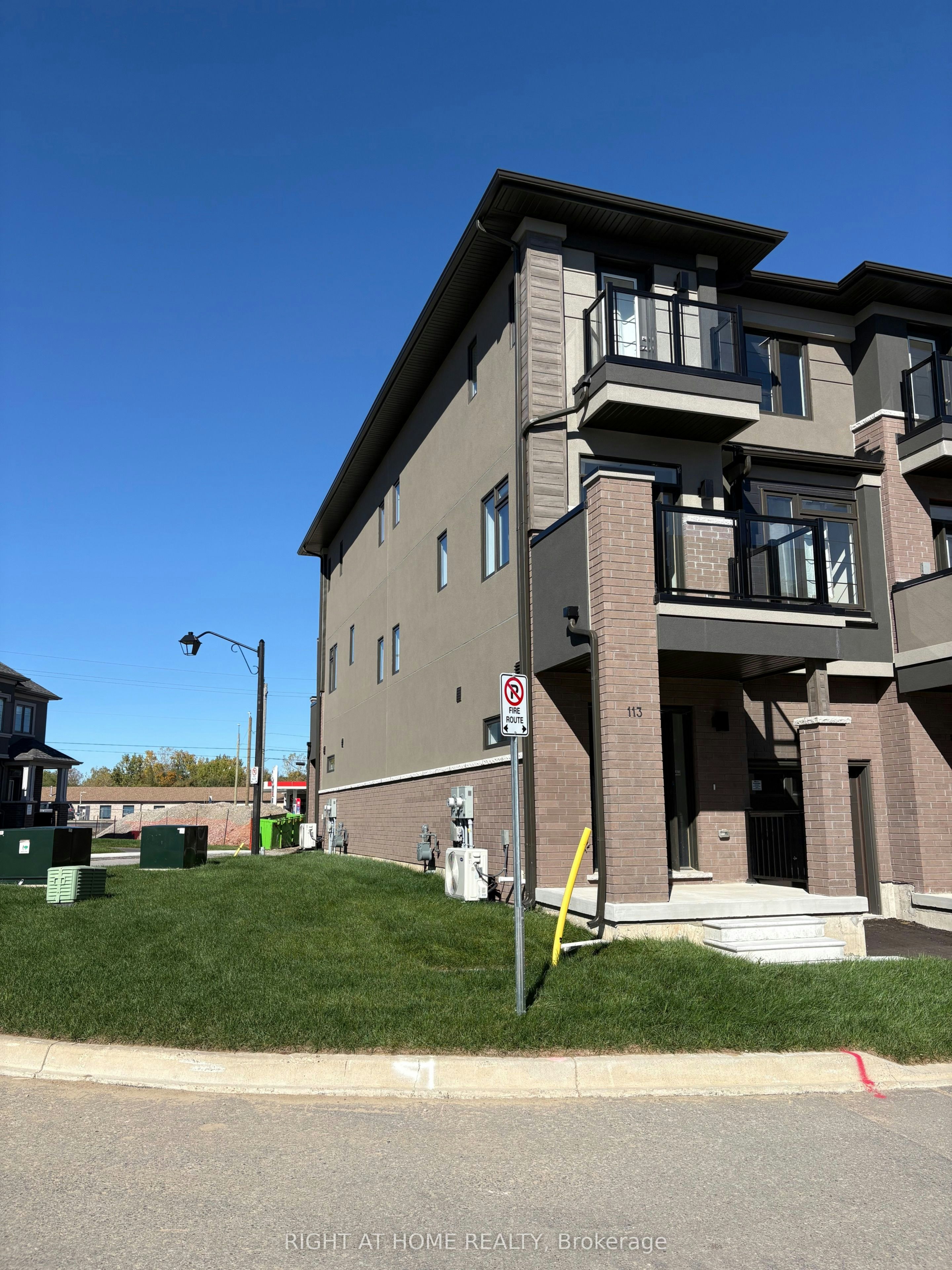 660 Colborne St Street W, Brant, ON, N3T 0Y7 - 2