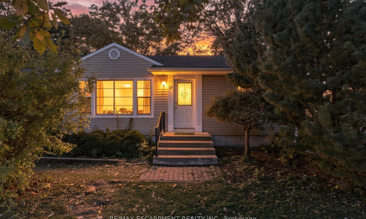 55 Lakeview Avenue