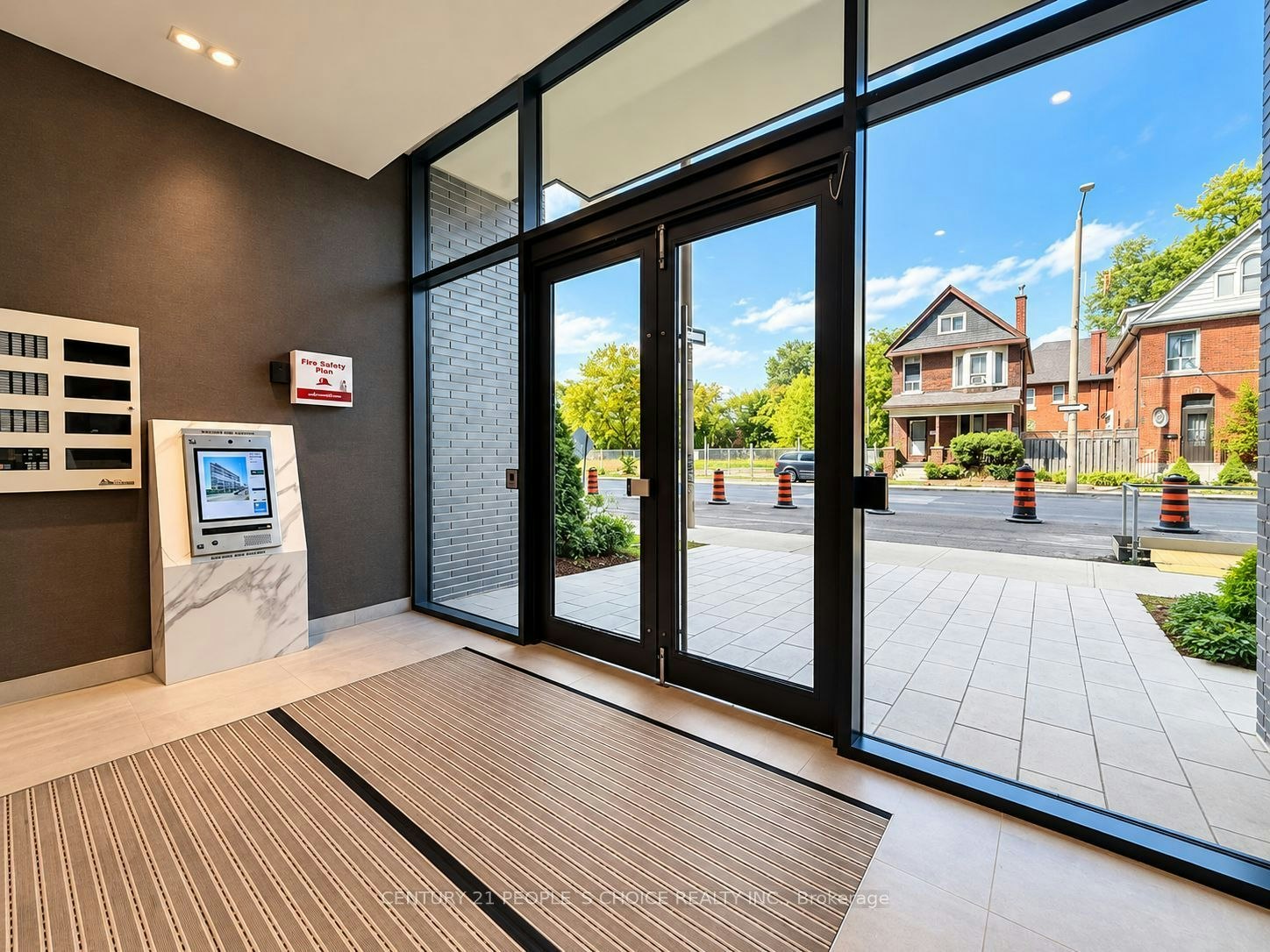 302-415 Main Street W, Hamilton, ON, L8P 0C9 - 2