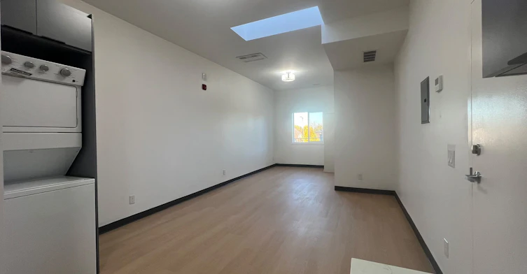 1-264-268 Ottawa Street N, Hamilton, ON, L8H 3Z9 - 3