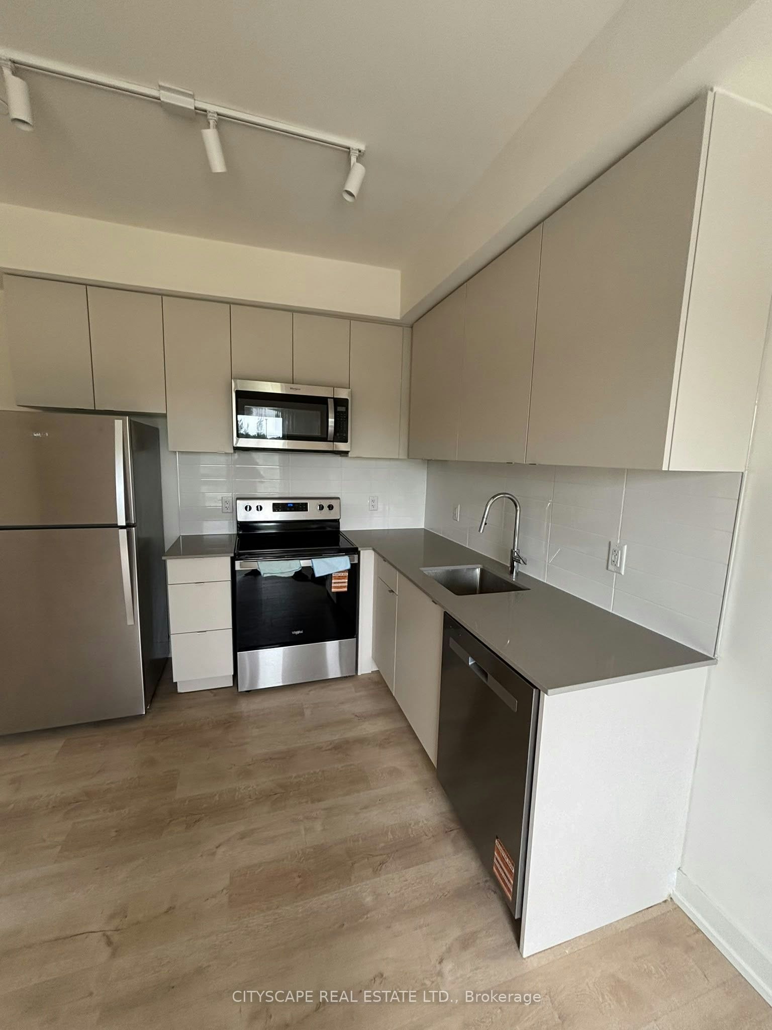 304A-16 Melbourne Avenue, St. Catharines, ON, L2P 3J8 - 4