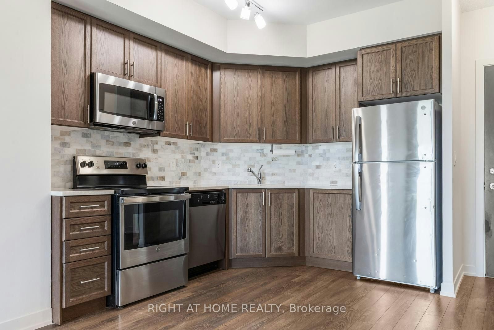319-550 North Service Road, Grimsby, ON, L3M 4E8 - 7