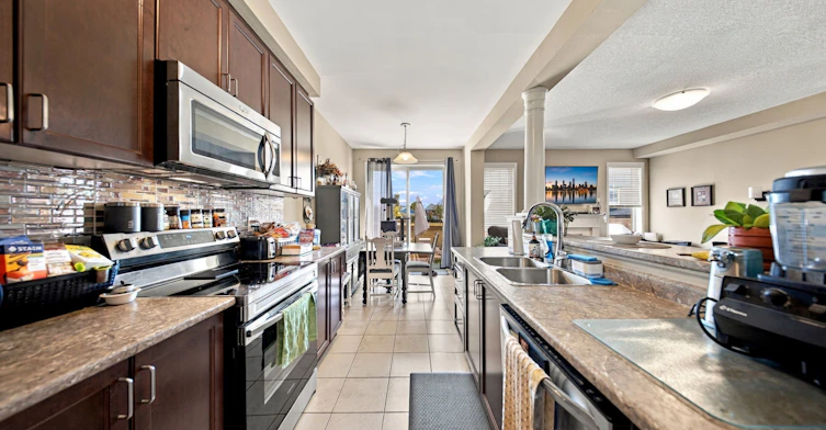 8 Celano Drive, Hamilton, ON, L8B 1V3 - 11