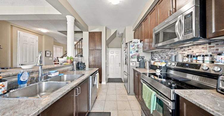 8 Celano Drive, Hamilton, ON, L8B 1V3 - 10