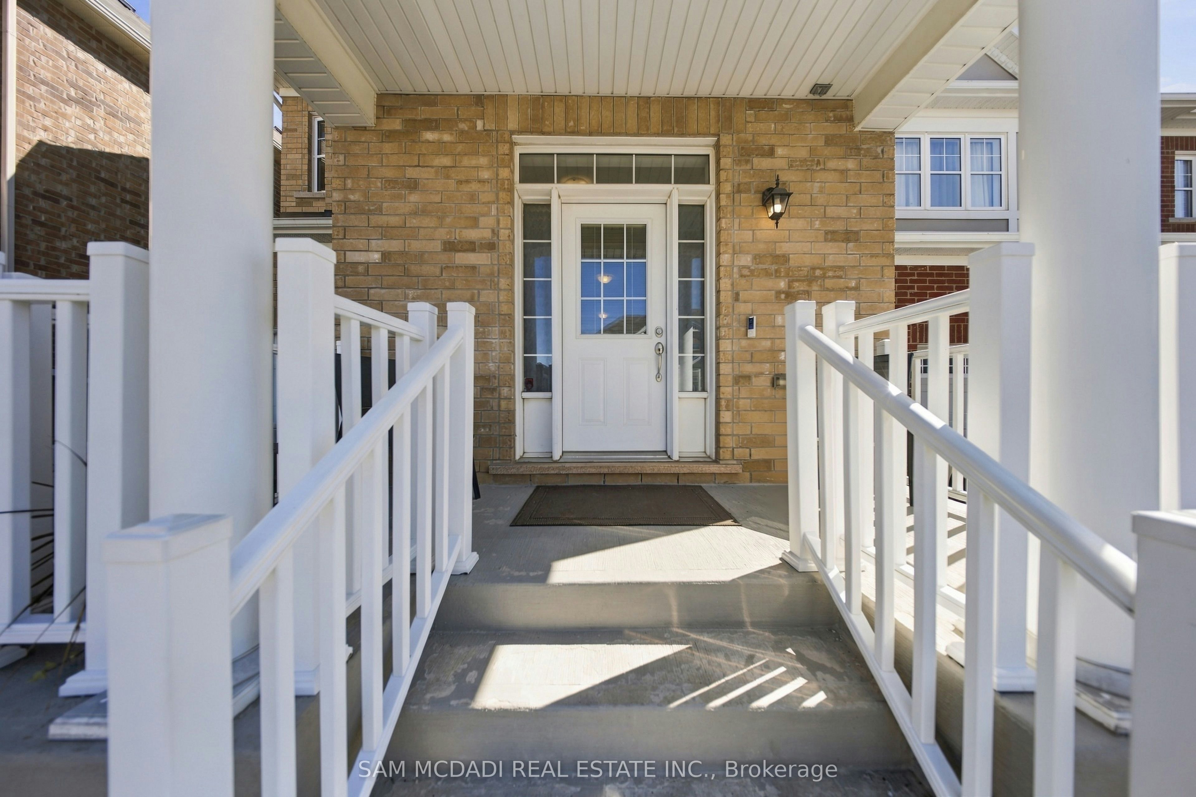8 Celano Drive, Hamilton, ON, L8B 1V3 - 2