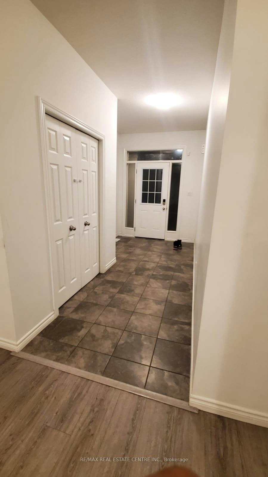 19 Saddlebrook Court, Kitchener, ON, N2R 0P6 - 2