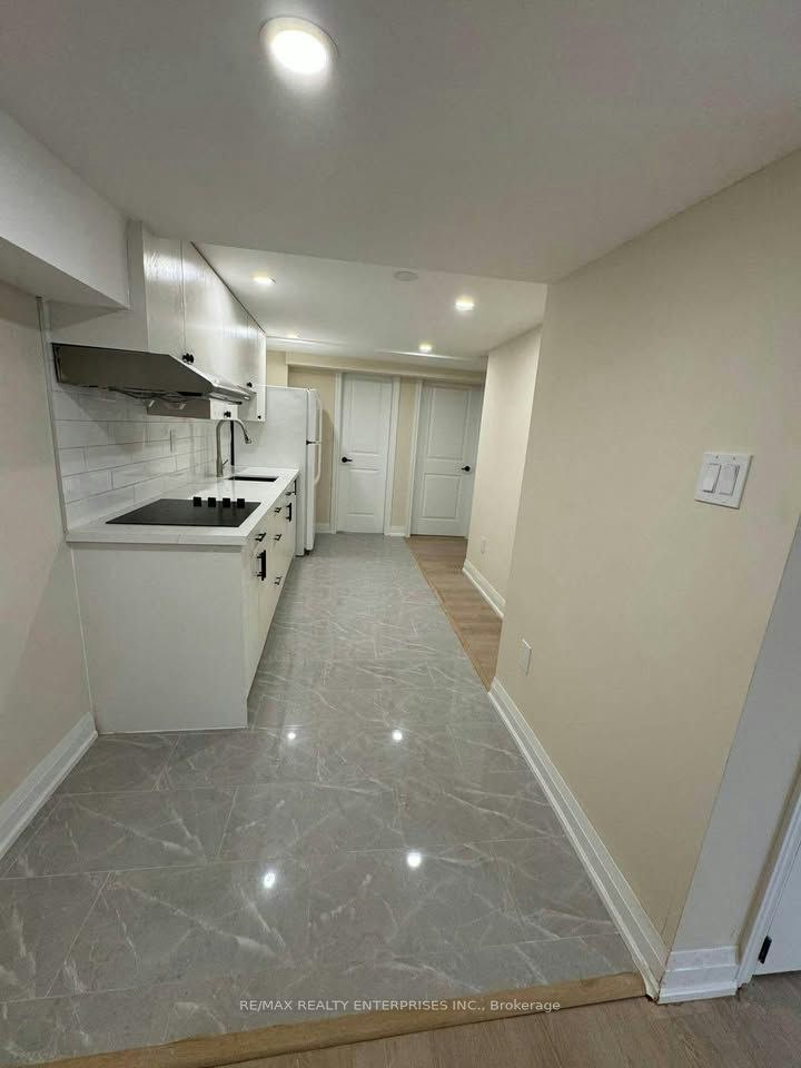 Lower - 2 Bedroom-60 Wakelin Terrace, St. Catharines, ON, L2M 4K9 - 2