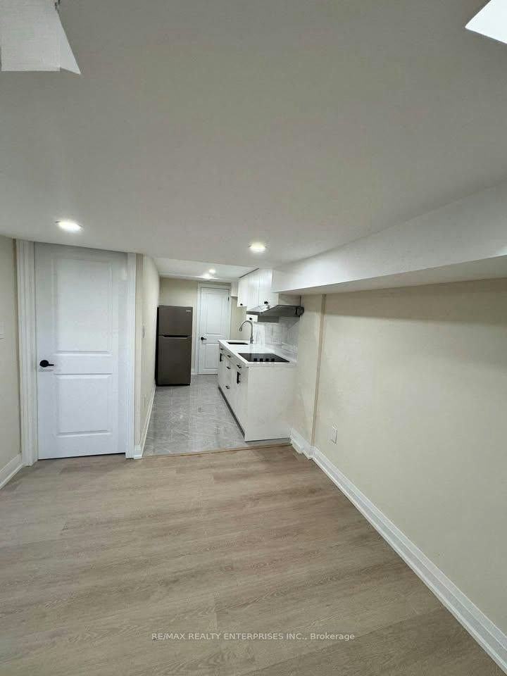 Lower - 1 Bedroom-60 Wakelin Terrace, St. Catharines, ON, L2M 4K9 - 4