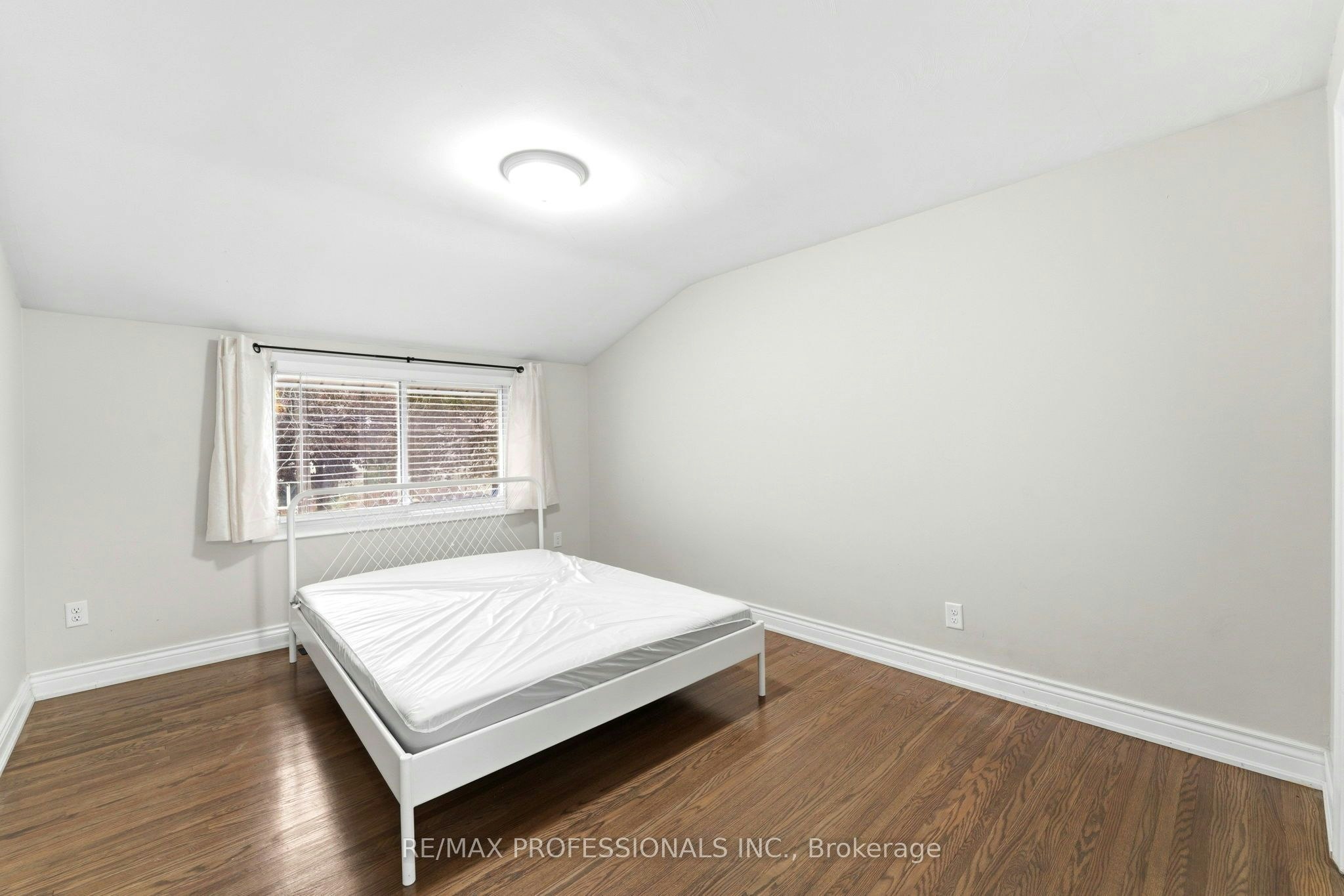 Main Level-46 Lilacside Drive, Hamilton, ON, L8V 2L7 - 10