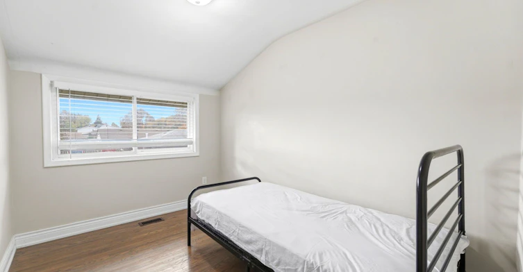 Main Level-46 Lilacside Drive, Hamilton, ON, L8V 2L7 - 11