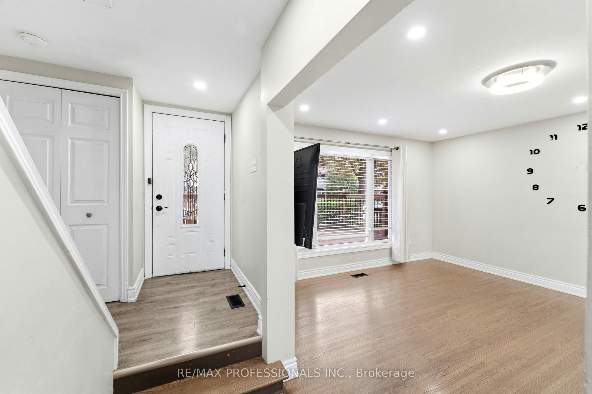 Main Level-46 Lilacside Drive, Hamilton, ON, L8V 2L7 - 3