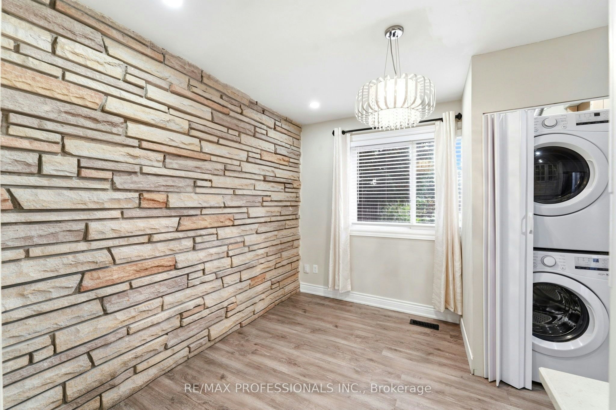 Main Level-46 Lilacside Drive, Hamilton, ON, L8V 2L7 - 6