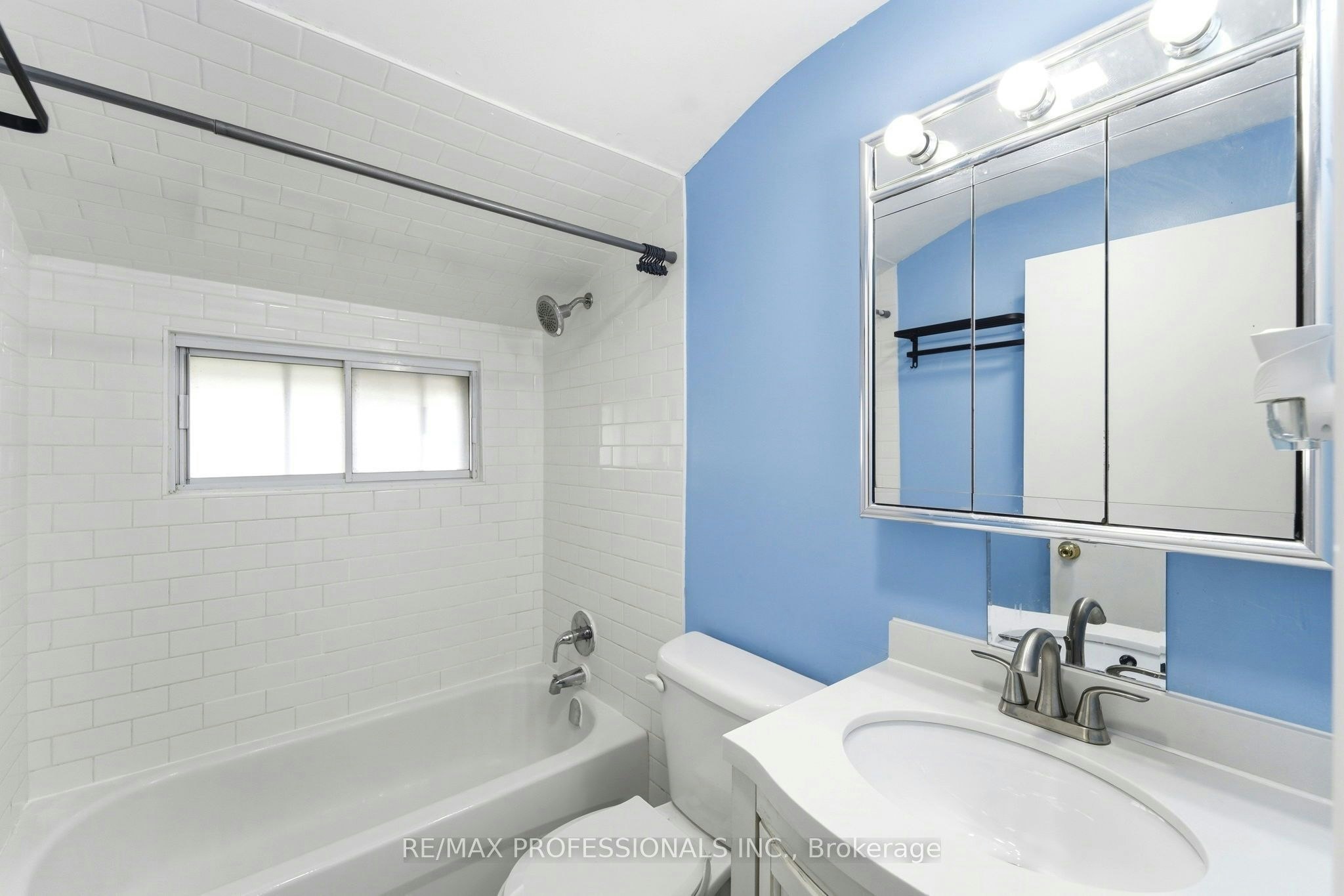 Main Level-46 Lilacside Drive, Hamilton, ON, L8V 2L7 - 8