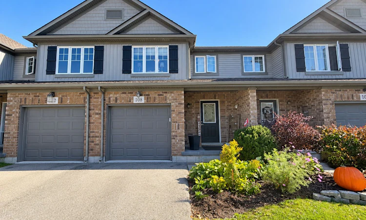 108 Roselawn Crescent