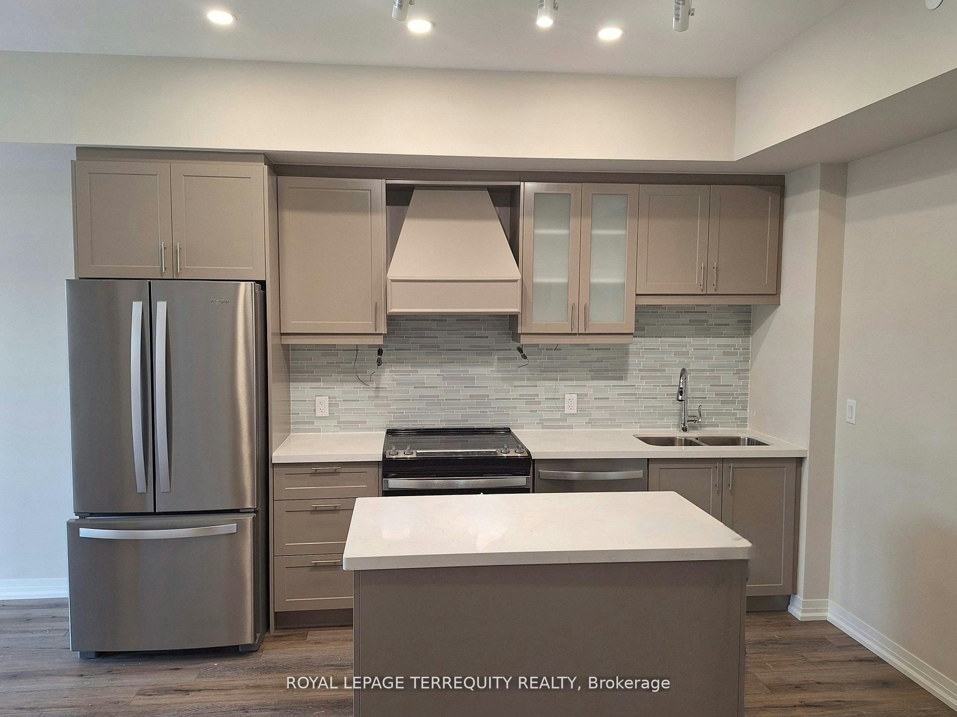 LP 15-50 Herrick Avenue, St. Catharines, ON, L2P 0G3