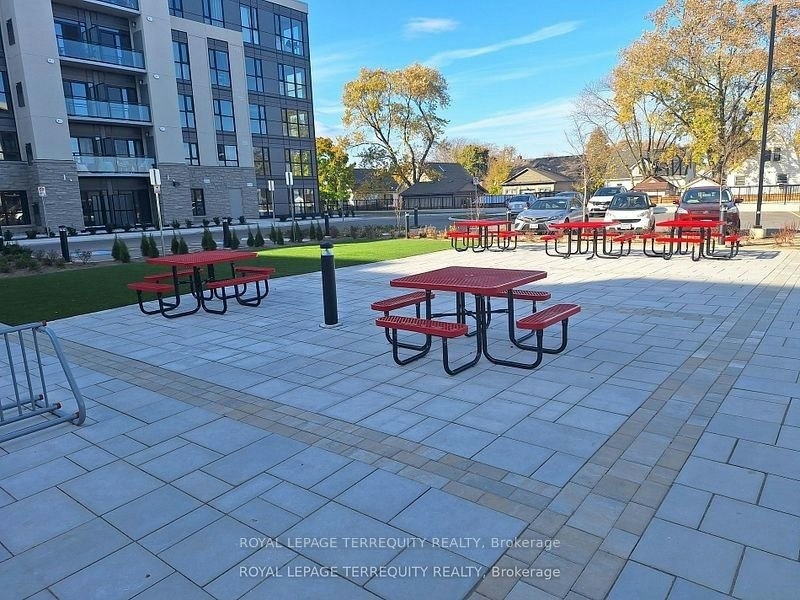 LP 15-50 Herrick Avenue, St. Catharines, ON, L2P 0G3 - 3