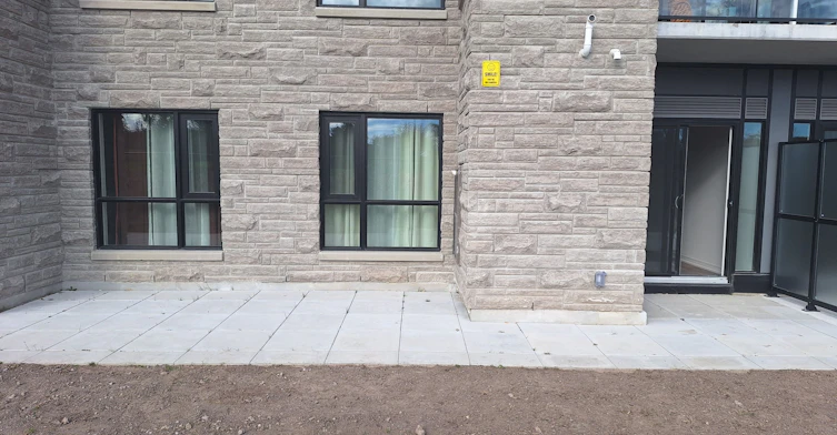 LP 15-50 Herrick Avenue, St. Catharines, ON, L2P 0G3 - 2