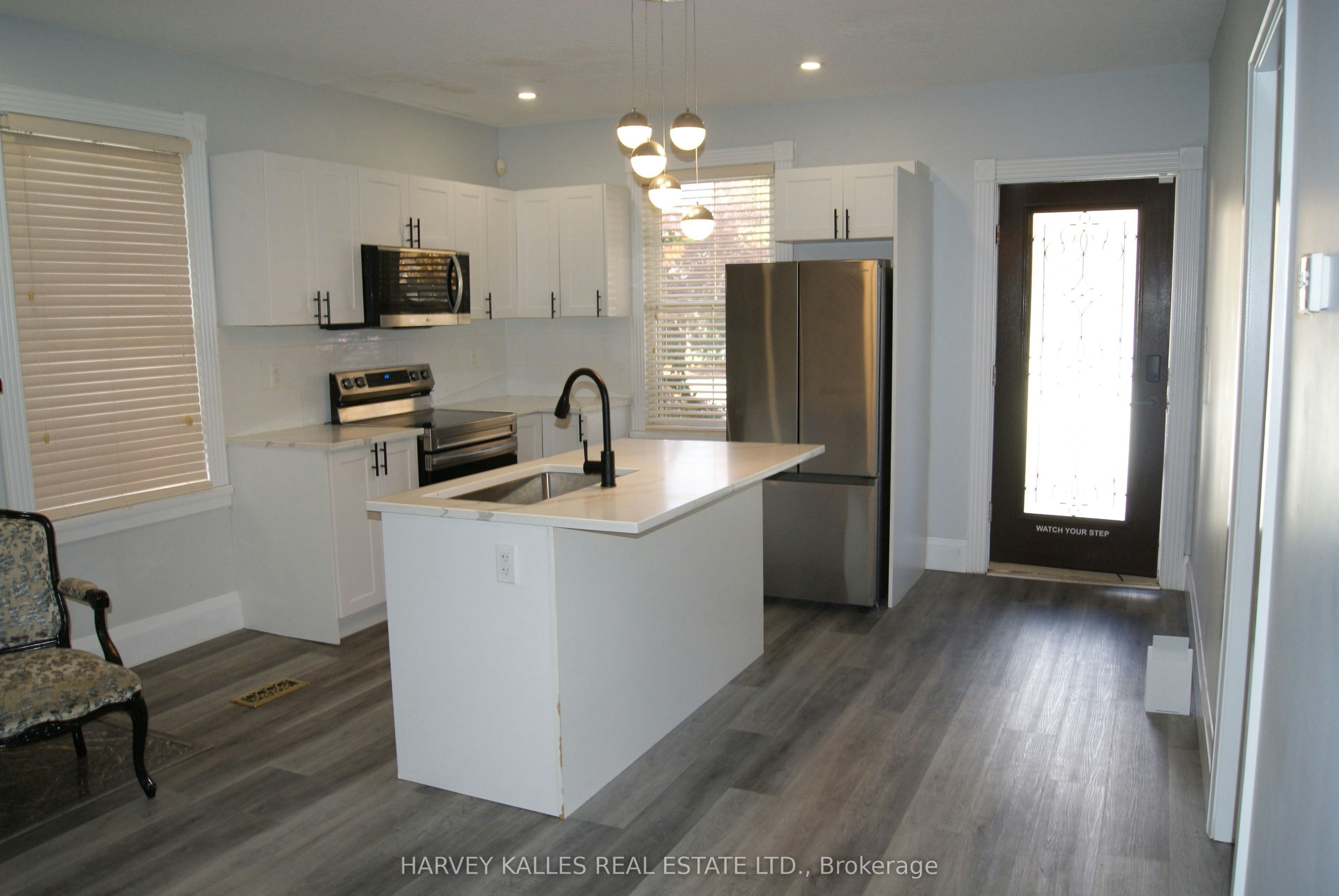 Main/Back-70 Centre Street W, Strathroy, ON, N7G 1T8 - 2