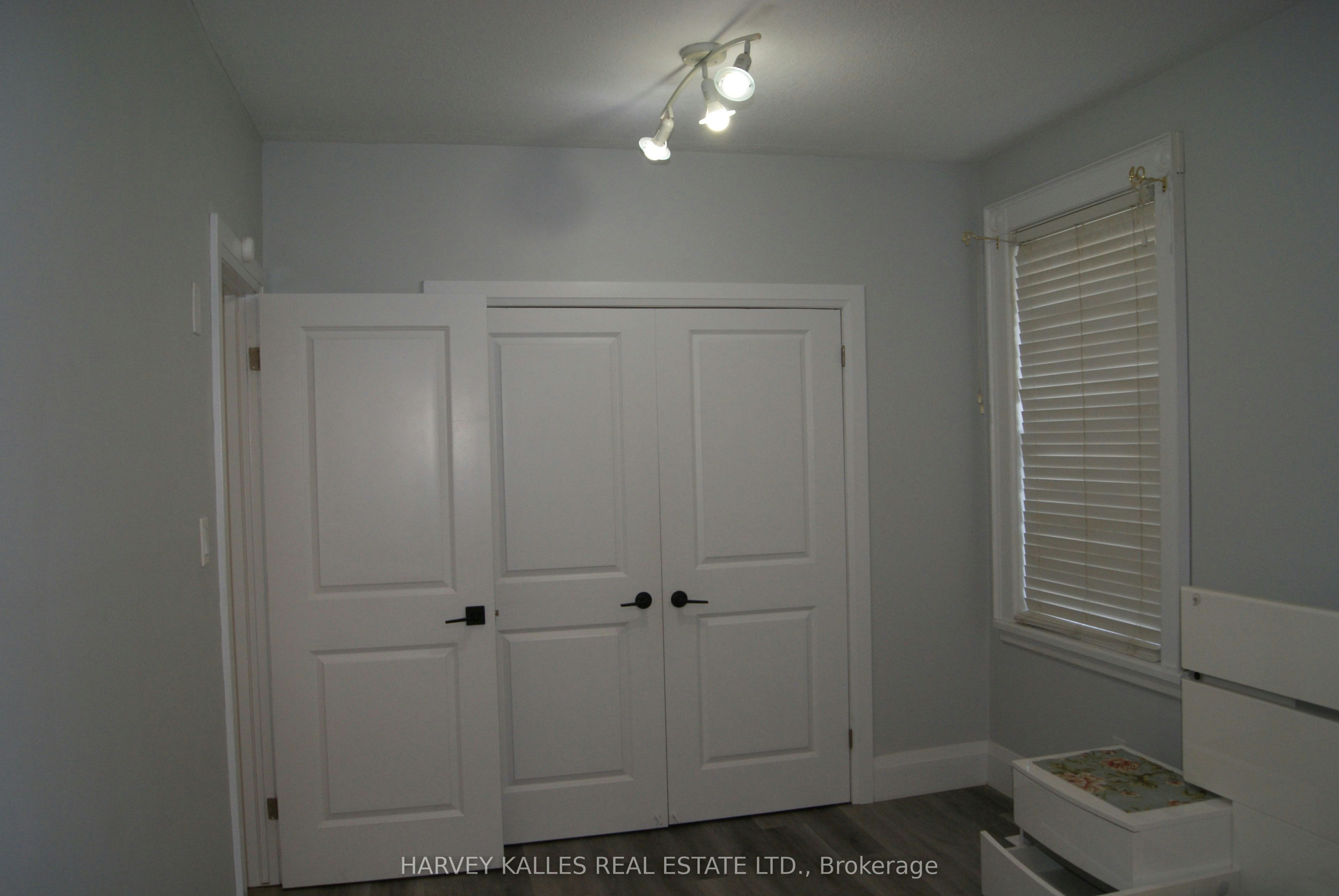 Main/Back-70 Centre Street W, Strathroy, ON, N7G 1T8 - 7