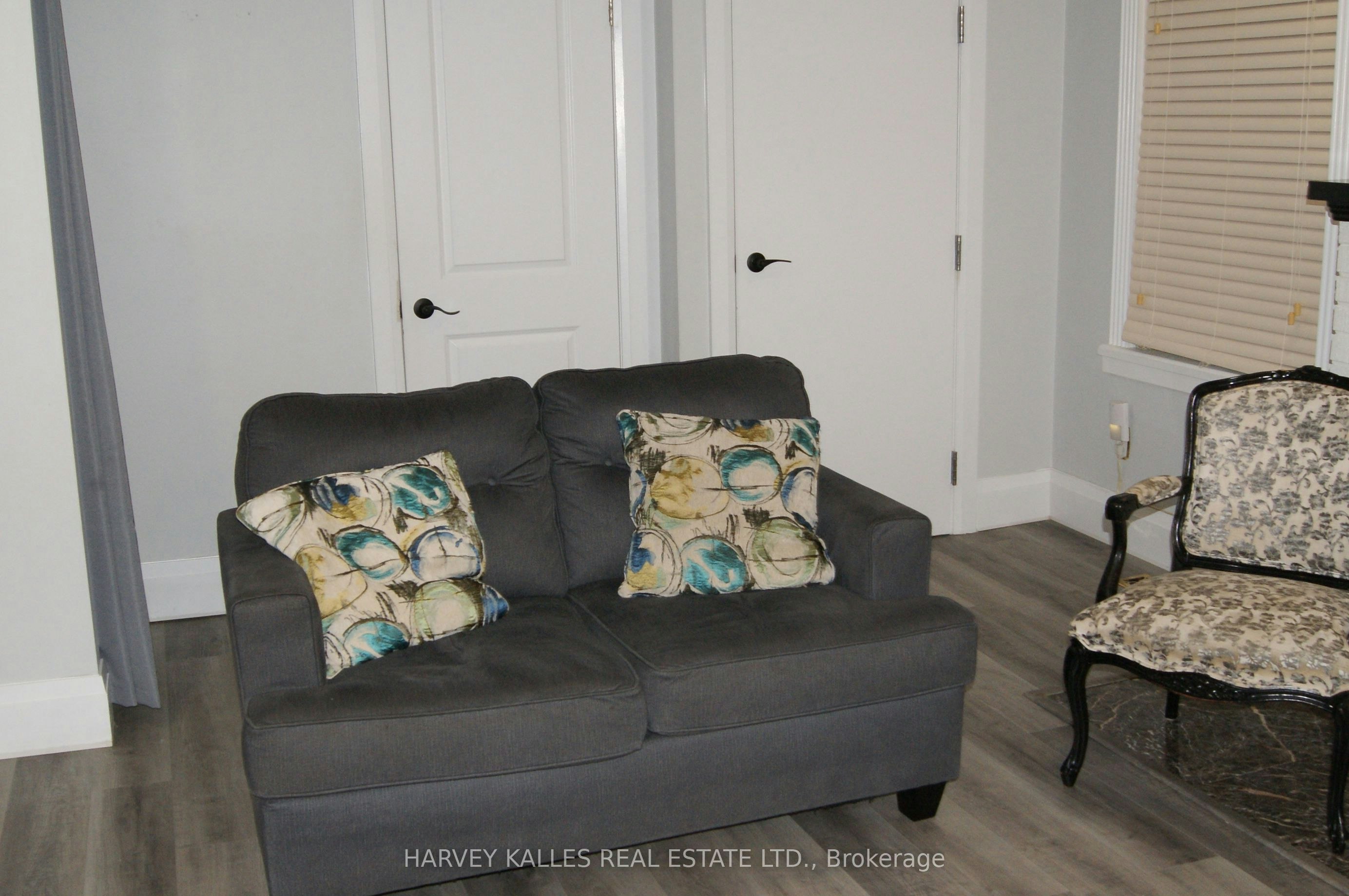 Main/Back-70 Centre Street W, Strathroy, ON, N7G 1T8 - 6